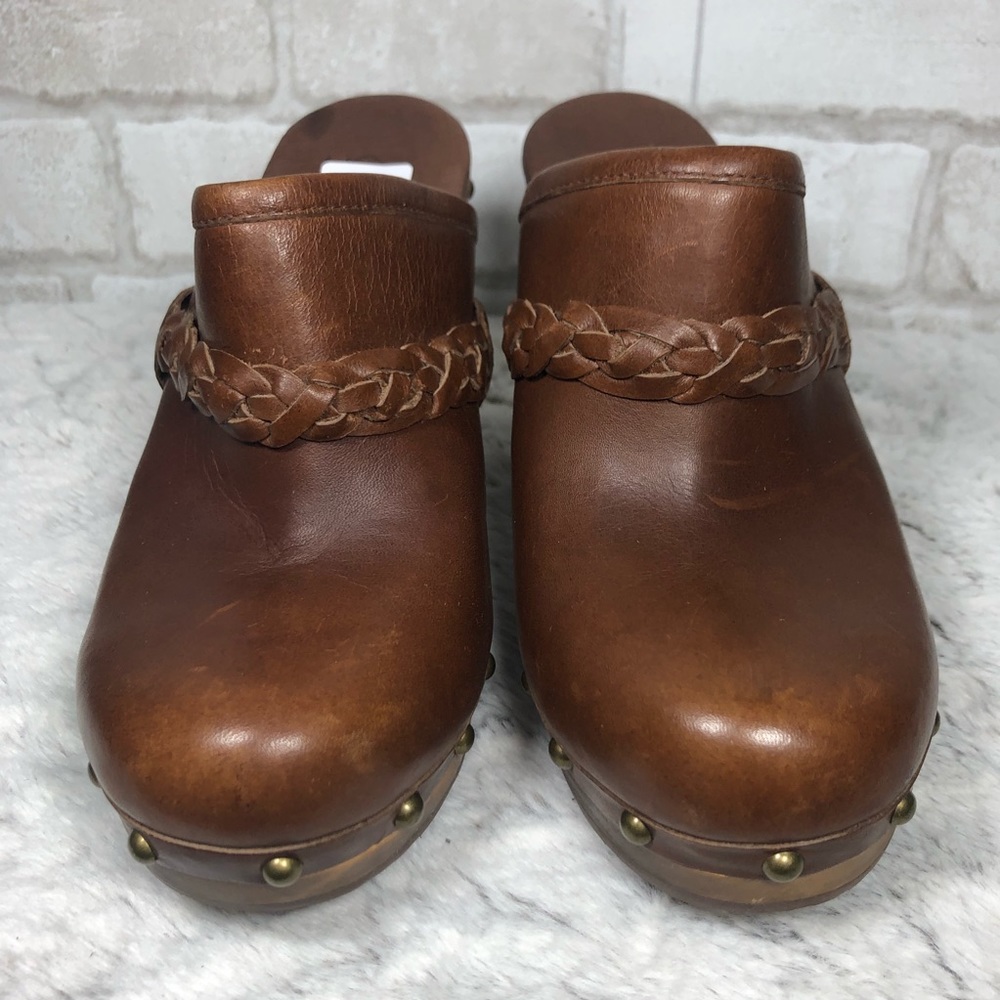 3206 Kaylee Brown Leather Studded Platform Clogs - Picture 2 of 7